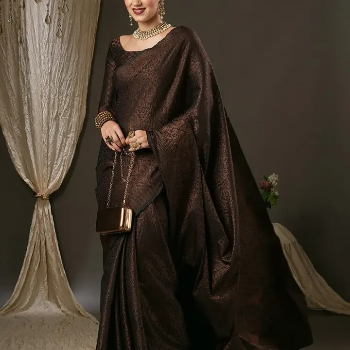 Saree mall Black & Gold-Toned Woven Design Zari Silk Blend Banarasi Sarees