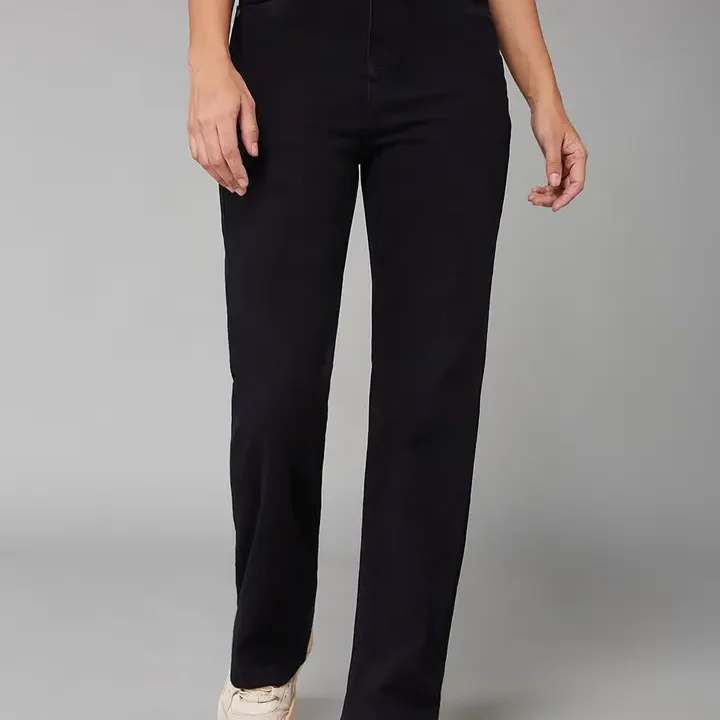 DOLCE CRUDO Women Straight Fit High-Rise Stretchable Jeans, Black