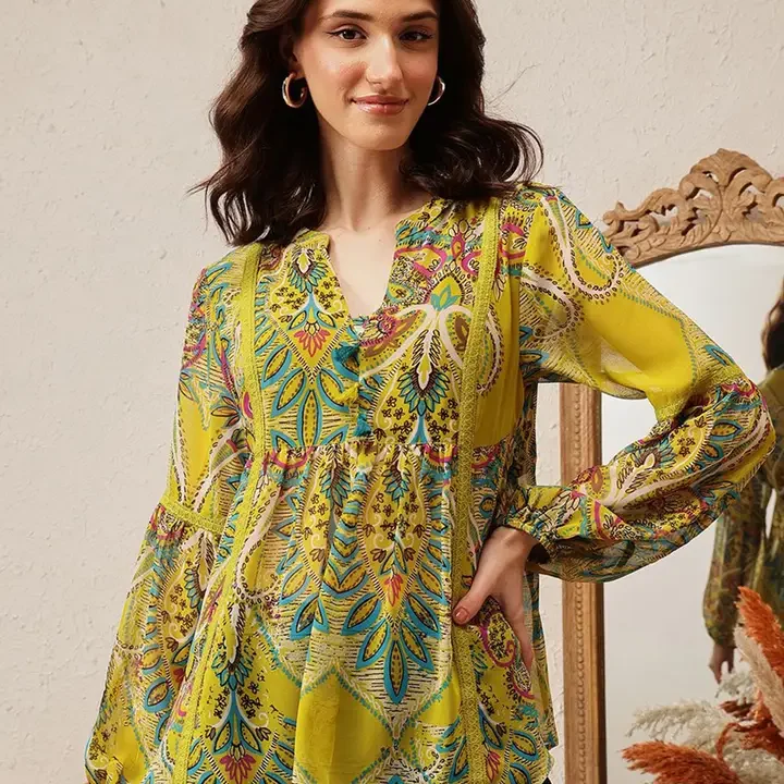 QUIERO Women Floral Printed V-Neck Empire Top, Green