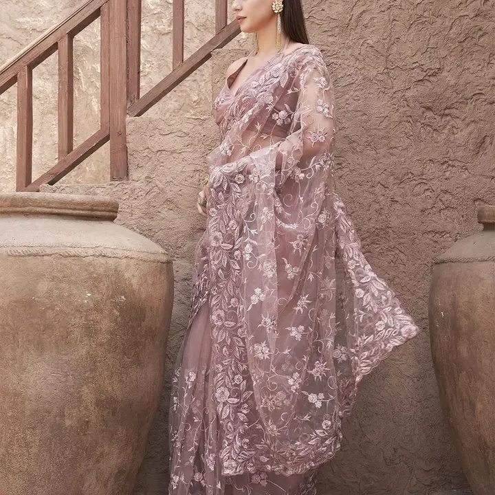 Tikhi Imli Floral Embroidered Net Saree With Scalloped Border, Mauve