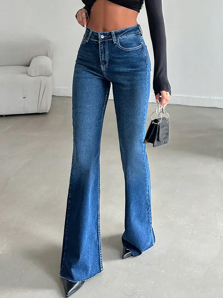 Off Duty India Iconic Babe Women Blue Bootcut High-Rise Light Fade Jeans