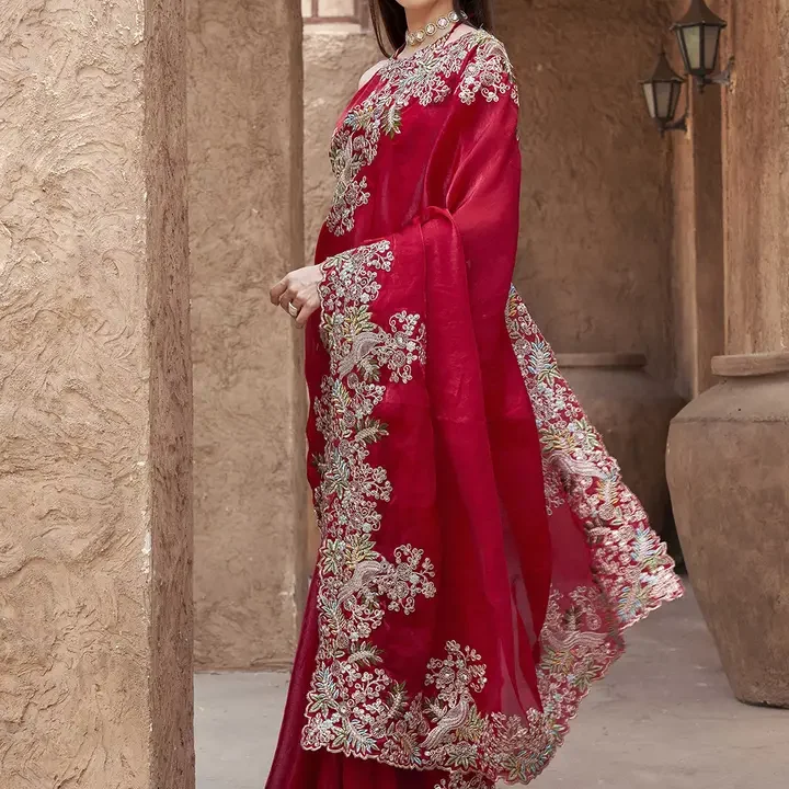 Tikhi Imli Women Embroidered Saree