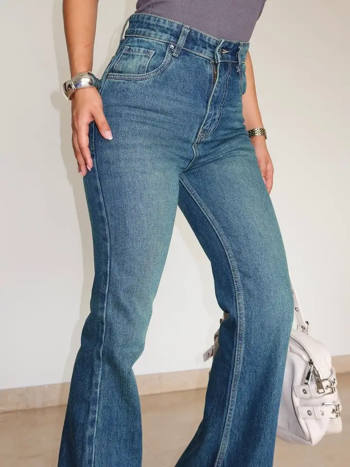 Off Duty India Women Bootcut High-Rise Low Distress Light Fade Jeans, Blue