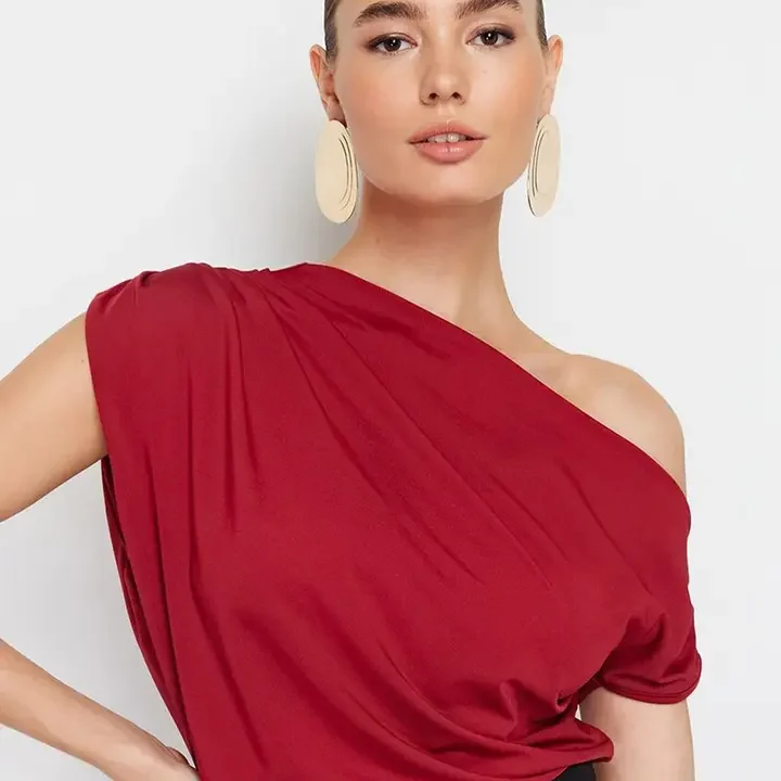ZYNG One Shoulder Top, Red