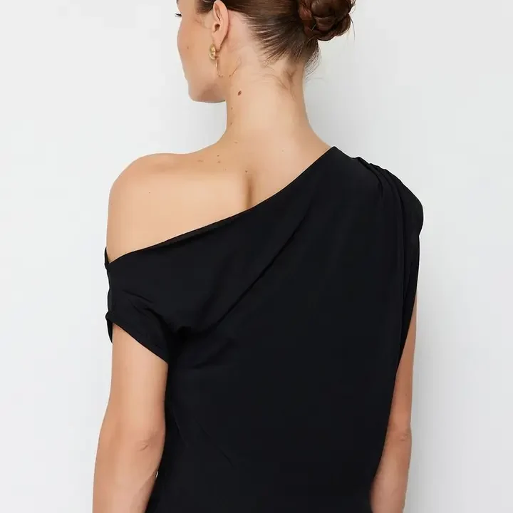 ZYNG One Shoulder Top, Black
