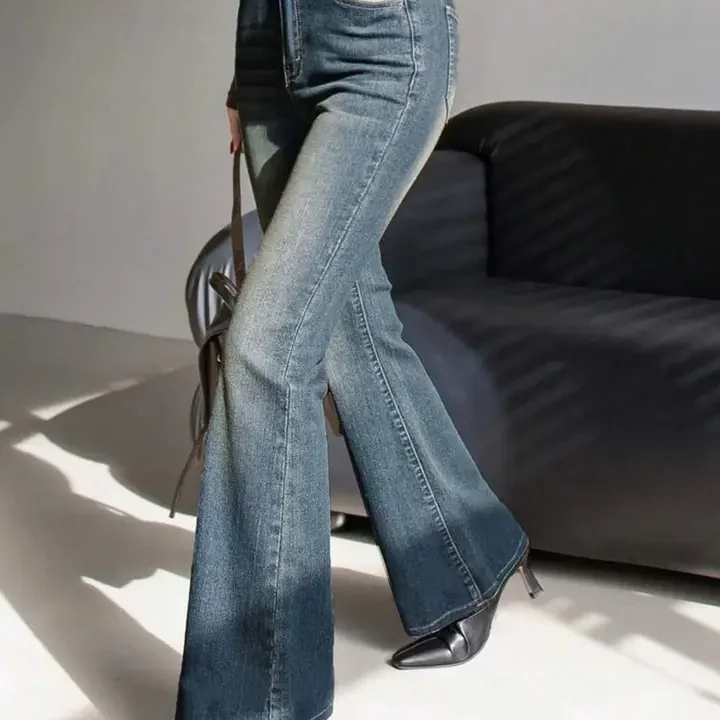 Aadvi Fashion Women Smart Flared High-Rise Light Fade Jeans, Blue