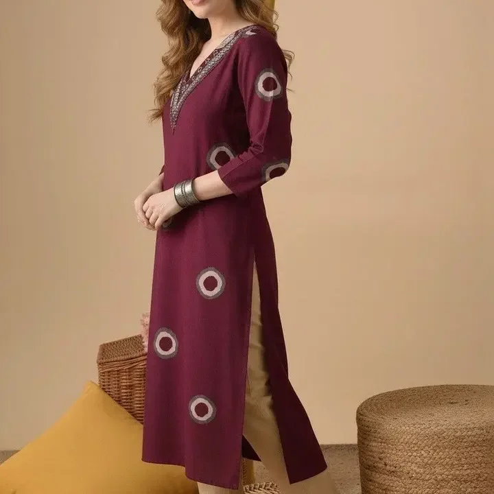 Pjyot by surhi Women Embroidered Thread Work Kurta, Magenta