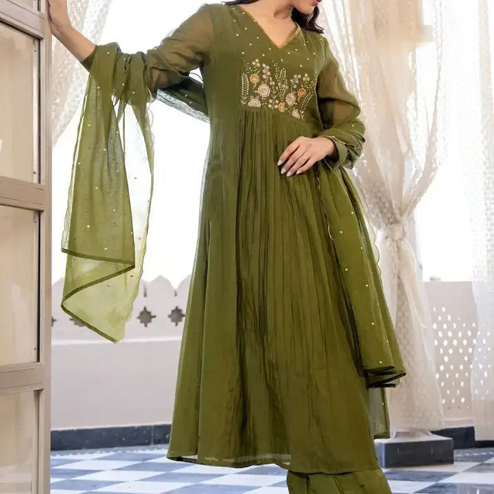 Keitra Women Floral Embroidered Panelled Thread Work Kurta with Trousers & With Dupatta, Olive